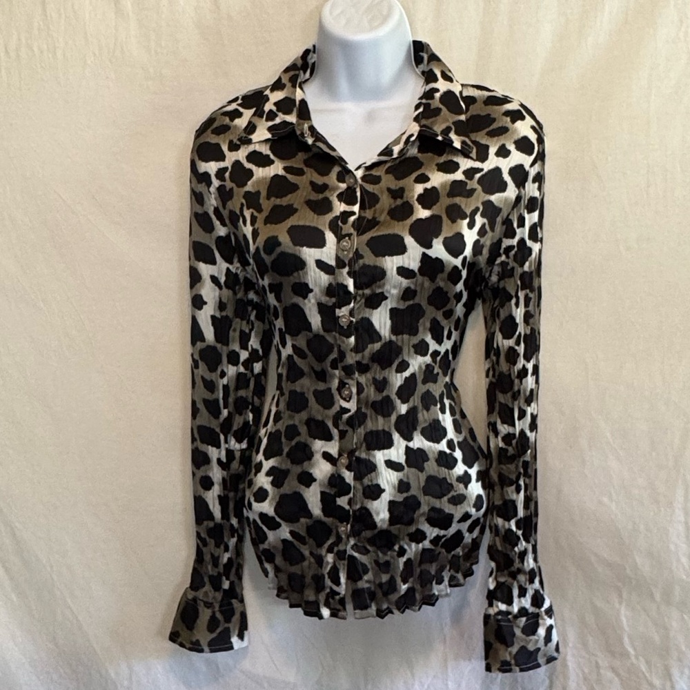 E-16 Dana Buchman Black Cream & Gray Animal Print Long Sleeve Button Down Blouse